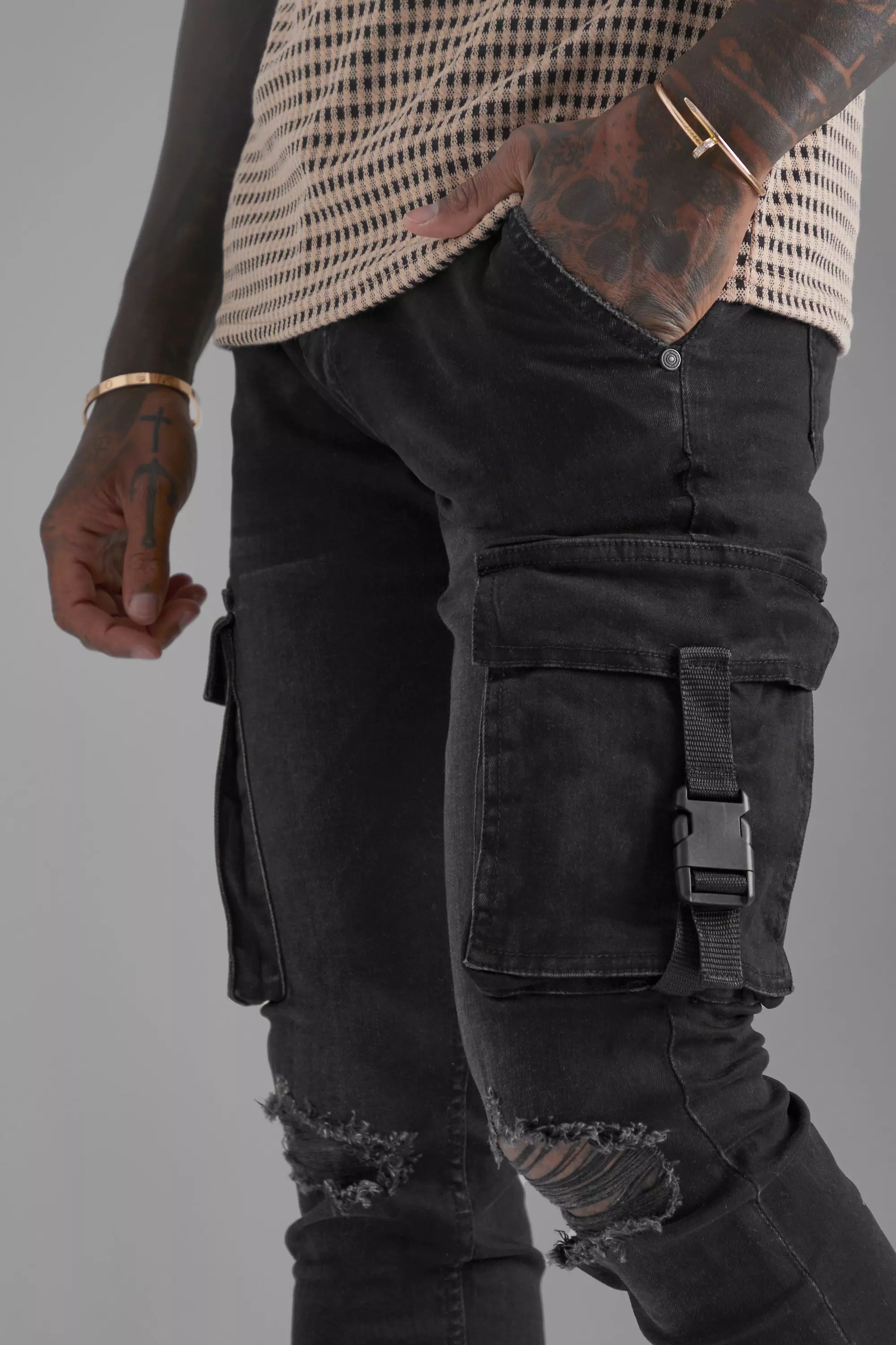 Black ripped hot sale cargo jeans